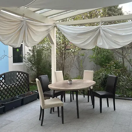 Lion Blue Point Hotel 3*